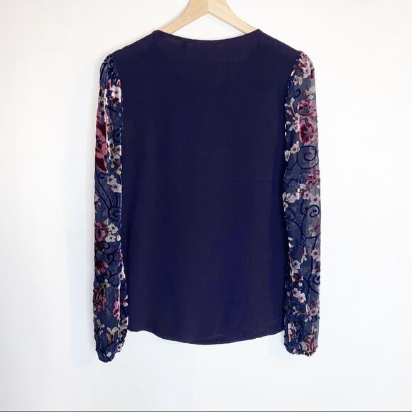 BKE Boutique Navy Blue Burnout Velvet Blouse XS - Picture 6 of 9